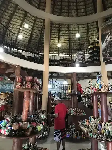 Gift Shopping Tour From Impressive Premium