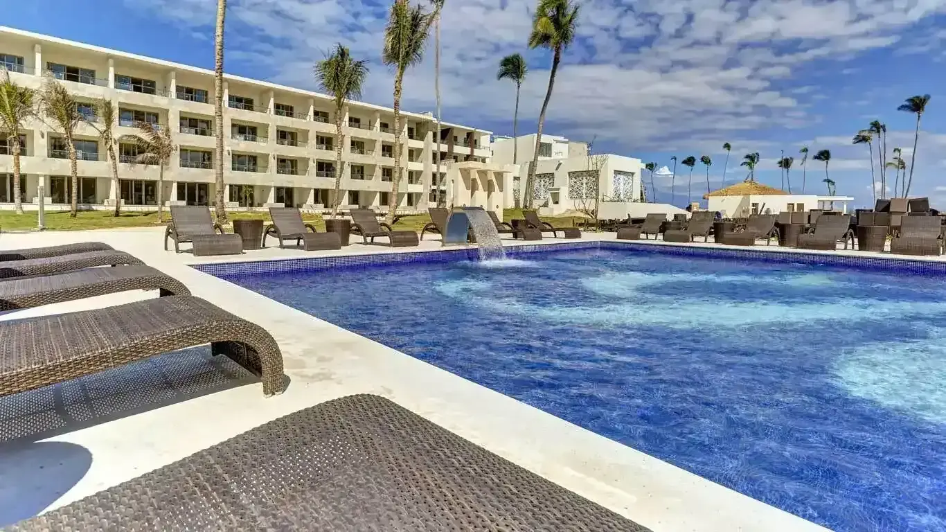 From Santo Domingo Airport to Royalton Bavaro: All options explained